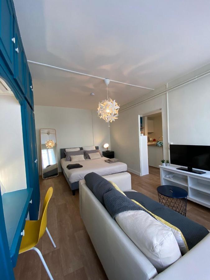 Cosy T1 ! Proche commerces et axes routiers Château-Renault Extérieur photo